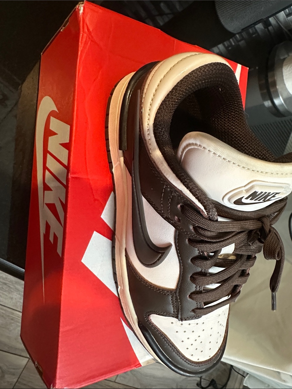 Nike Men's Black and White Low-Top Basketball Sneaker